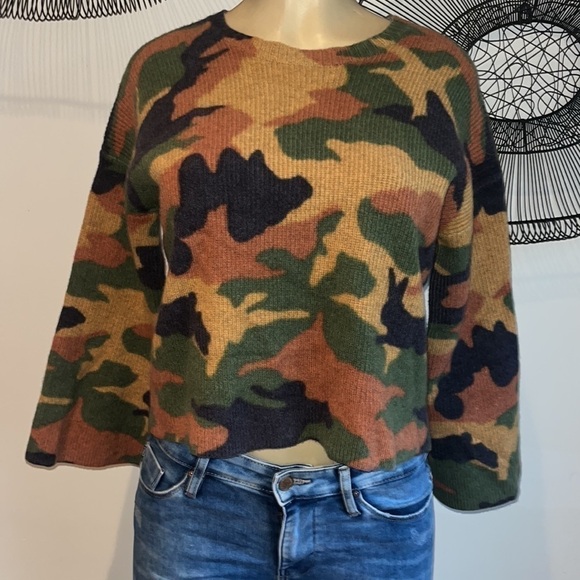 Cottontail Camo Wide-Sleeve Sweater - Picture 9 of 11